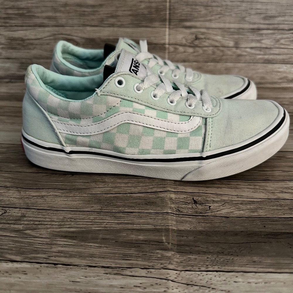 Vans Checkerboard Old Skool Skate Shoe Mint Green Low Top Size Size Missy 4